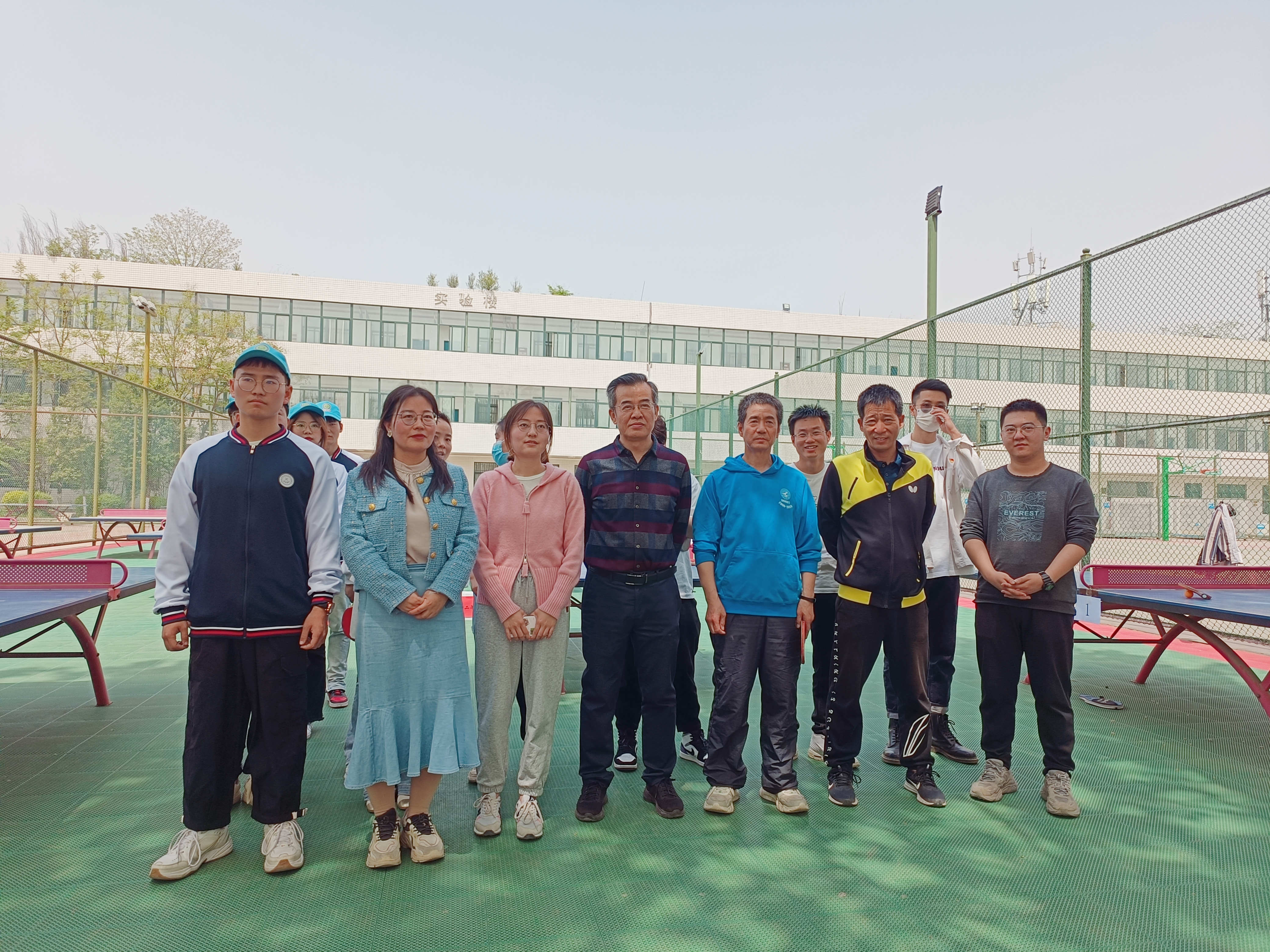 西安科技大學(xué)高新學(xué)院教職工乒乓球比賽開賽