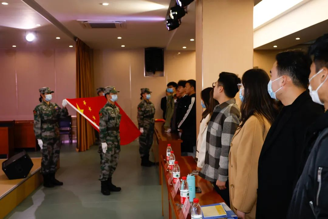 青春傳承 學(xué)院國旗班組織第十三屆表彰暨第十四屆成立大會(huì)