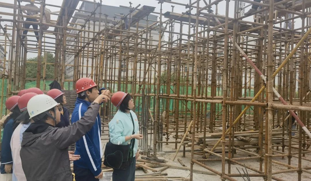 城市建設(shè)學(xué)院開展基于文體樓項(xiàng)目的實(shí)踐教學(xué)活動(dòng)
