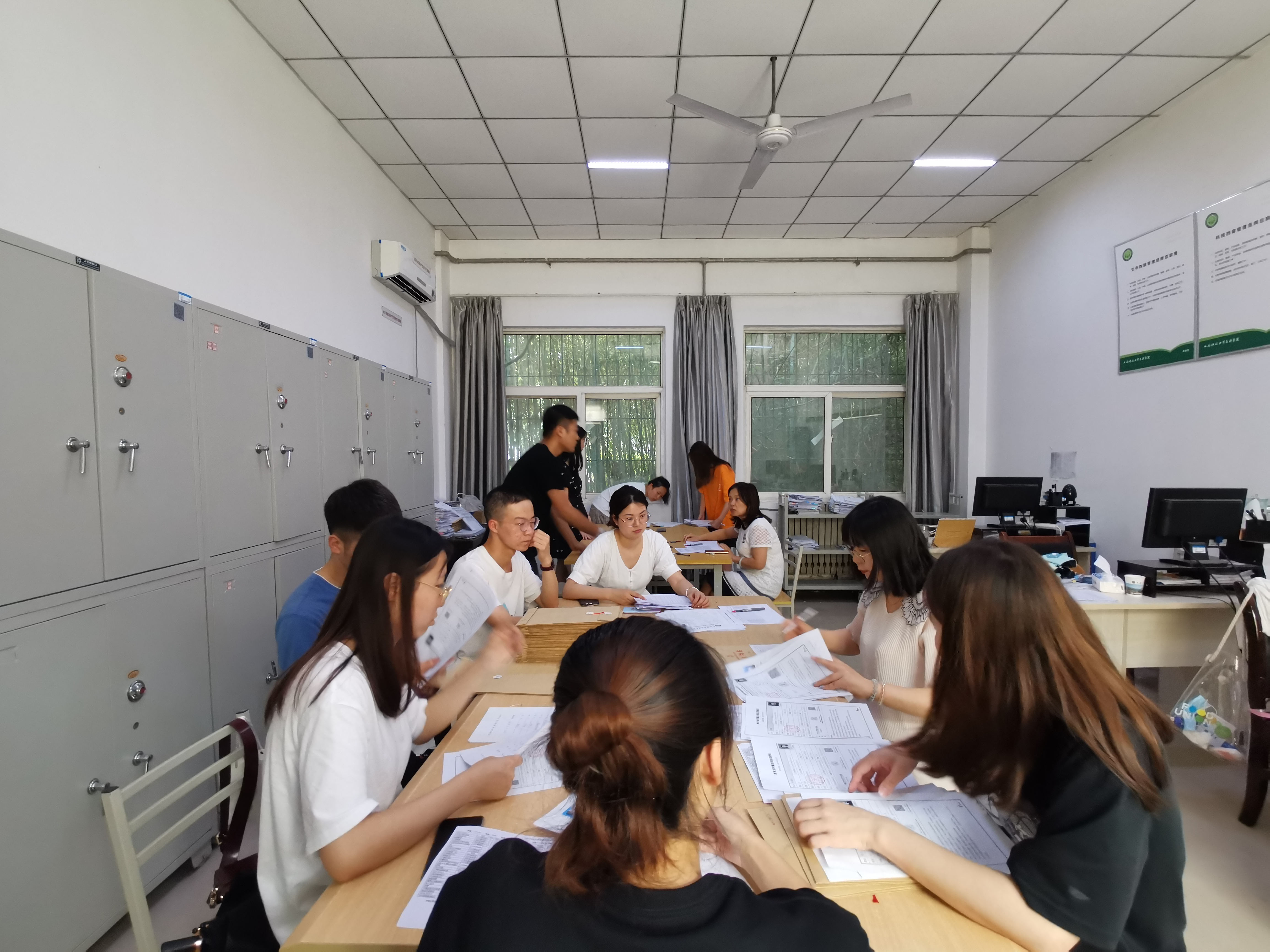 學院檔案室順利完成2021屆畢業(yè)生檔案材料歸檔轉遞工作