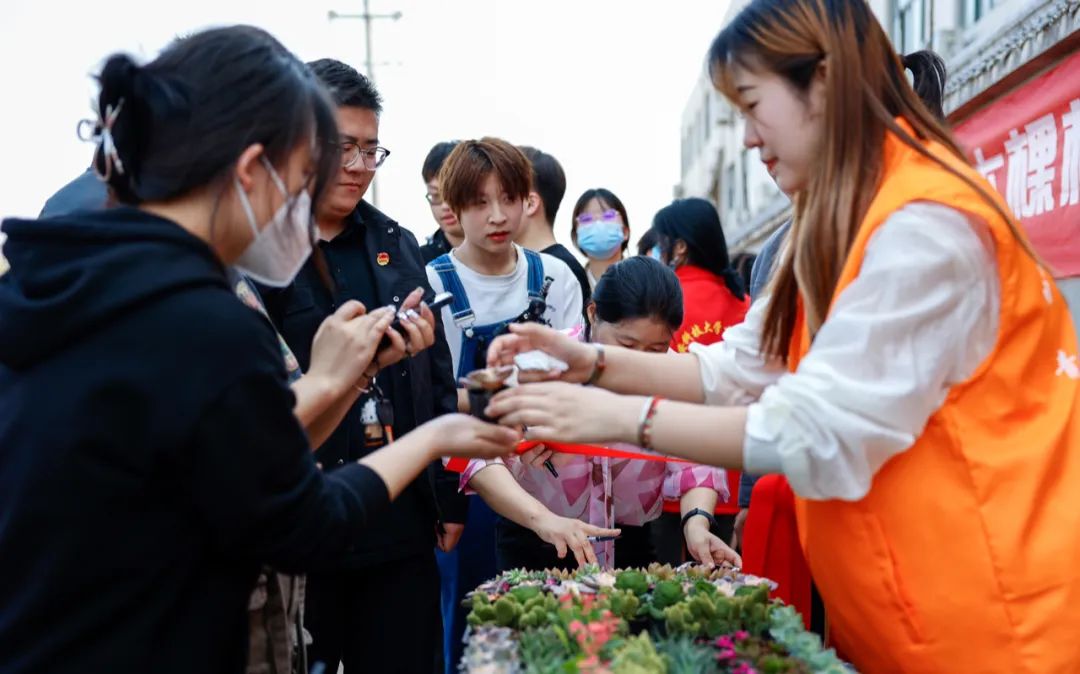 “我在科大高新，種了一個(gè)花園！”