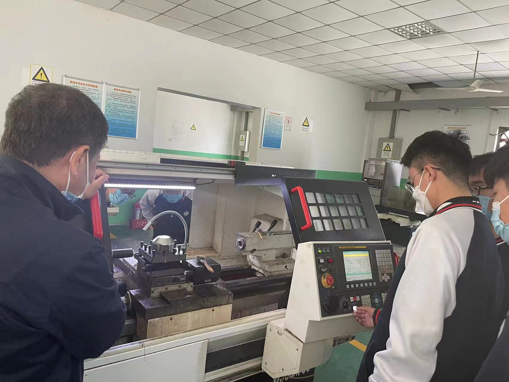 【實習(xí)實訓(xùn)】信科學(xué)院2019級機械專業(yè)完成數(shù)控操作實訓(xùn)