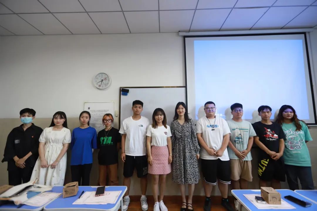 國際教育與人文學(xué)院舉辦第十一屆田徑運(yùn)動會表彰大會
