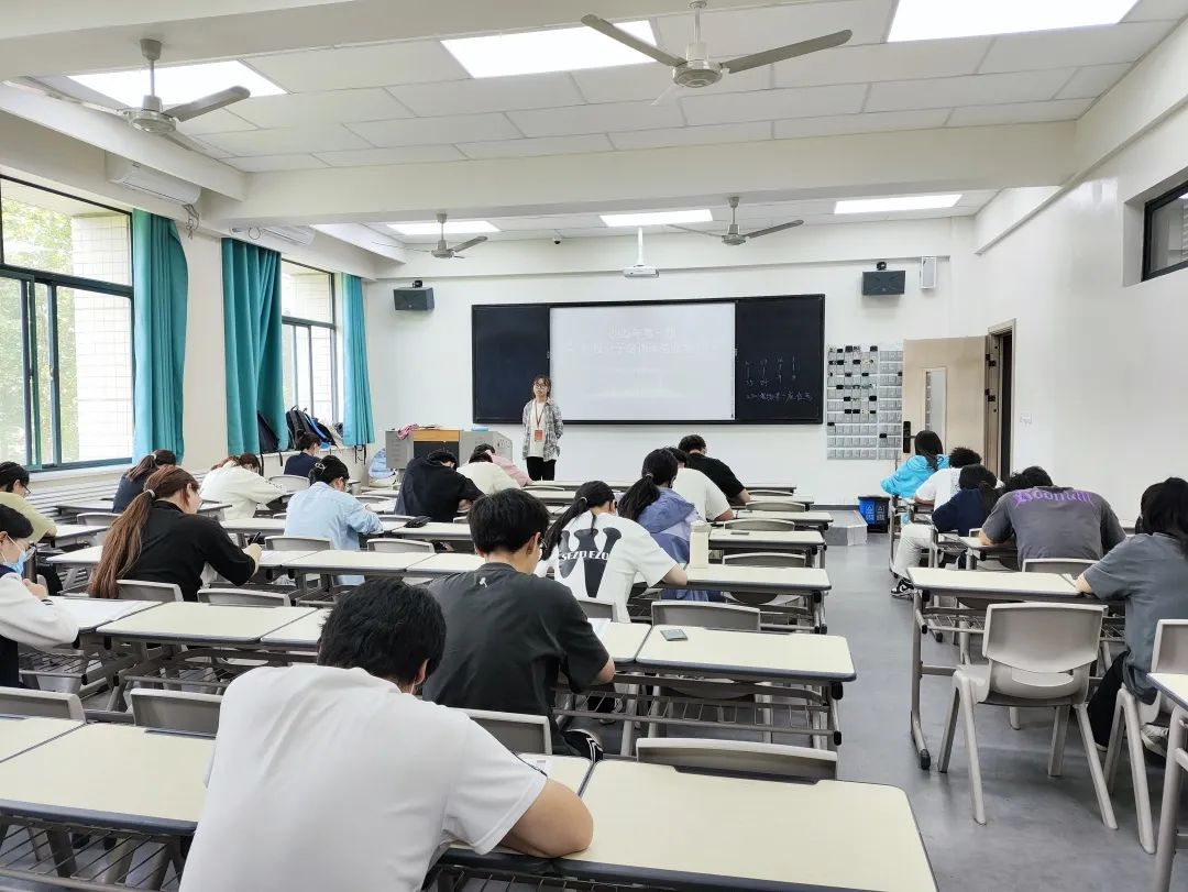 西安科技大學(xué)高新學(xué)院委員會(huì)黨校2023年第一期積極分子考試圓滿結(jié)束