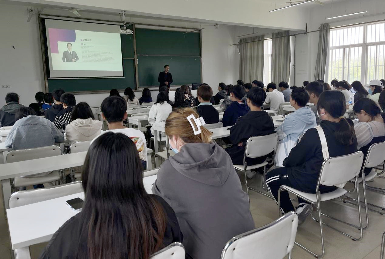 日新月異，追尋主流——新媒體時(shí)代下短視頻運(yùn)營專題講座
