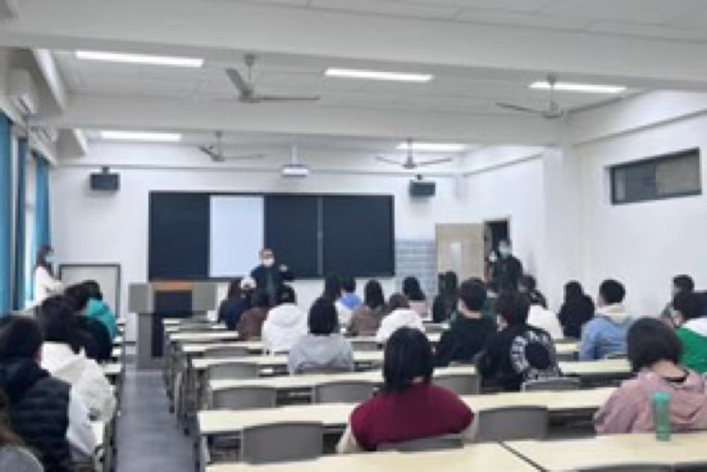 信息與科技工程學(xué)院召開教師資格考試動員會暨防控安全大會
