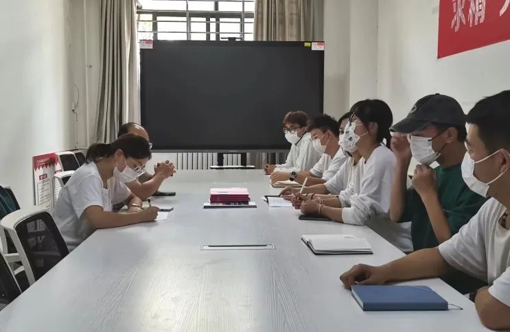 落實(shí)當(dāng)前 攜手未來(lái)！新傳院2022年團(tuán)總支學(xué)生會(huì)例會(huì)召開(kāi)