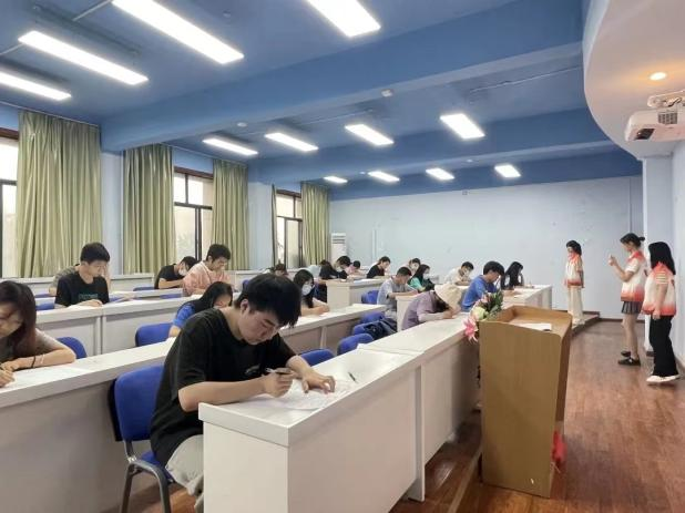經(jīng)管類師生第一、第二黨支部舉辦黨史知識競賽