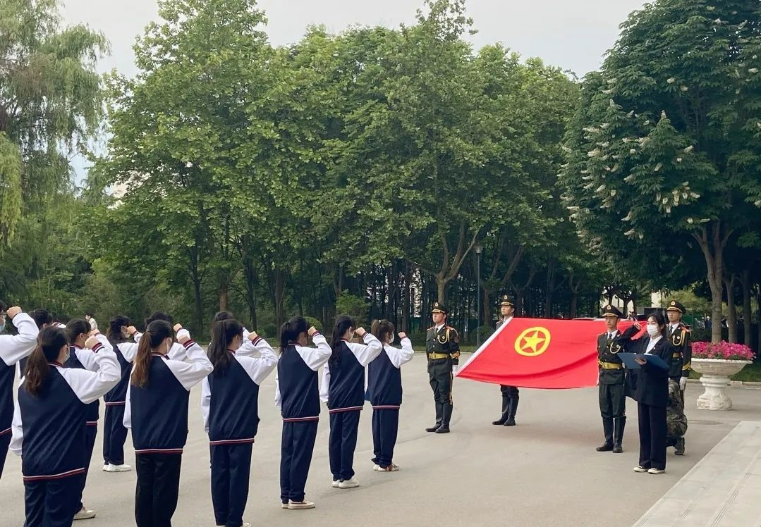 【團學活動】學院隆重舉行新發(fā)展團員集體入團儀式