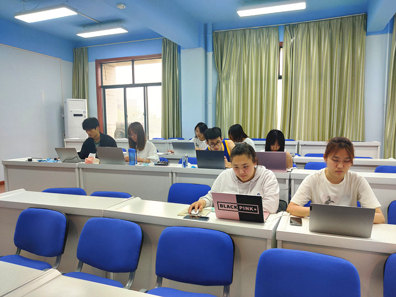 首屆全國大學(xué)生區(qū)塊鏈應(yīng)用技能大賽經(jīng)濟(jì)與管理學(xué)院勇創(chuàng)佳績(jī)