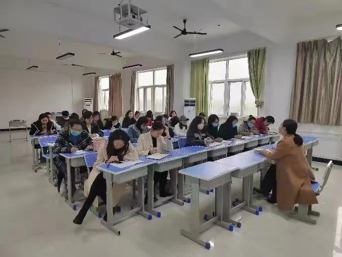 學(xué)前教研室召開期中教學(xué)工作安排會(huì)議 