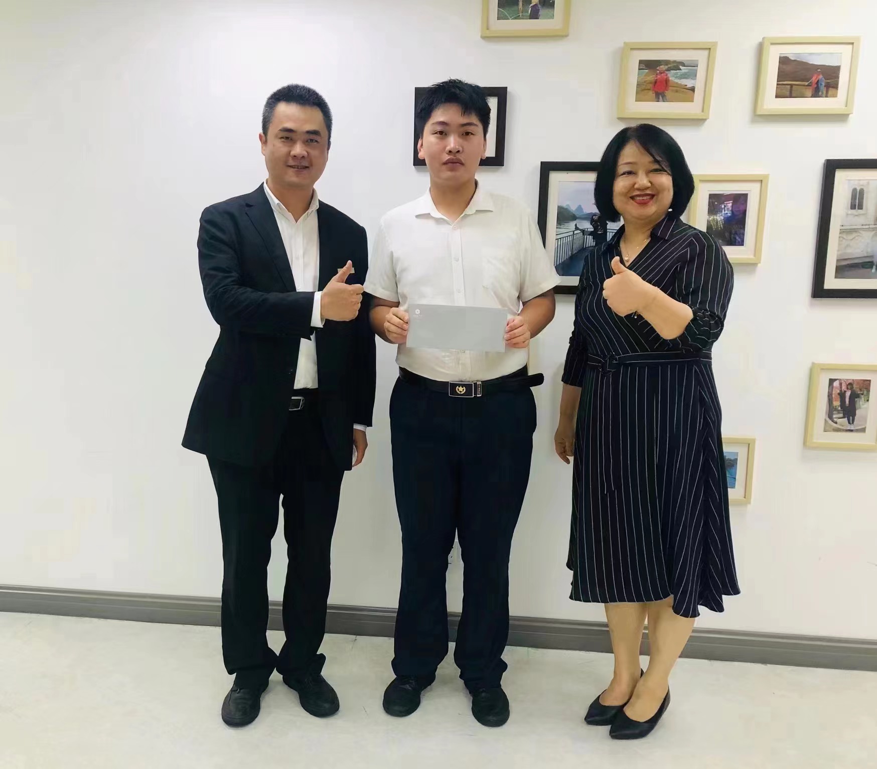 傳遞社會(huì)正能量！高新學(xué)子拾金不昧揚(yáng)美德