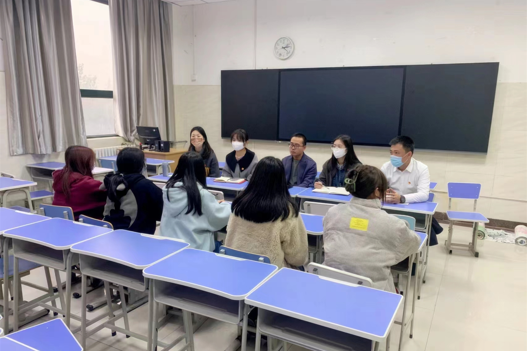 不忘初心 砥礪奮進(jìn)！國(guó)際教育與人文學(xué)院團(tuán)委召開(kāi)積極分子推優(yōu)座談會(huì)