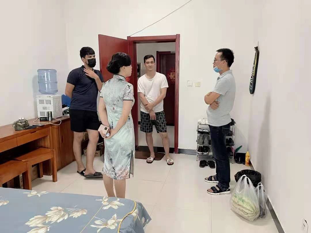 【國際教育與人文學院】開展暑期留學生公寓安全檢查及慰問工作
