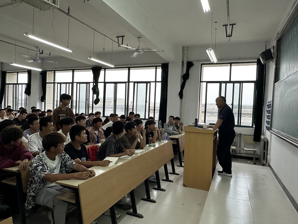 【交流學(xué)習(xí)】2023級(jí)電氣工程及其自動(dòng)化新生專業(yè)教育講座