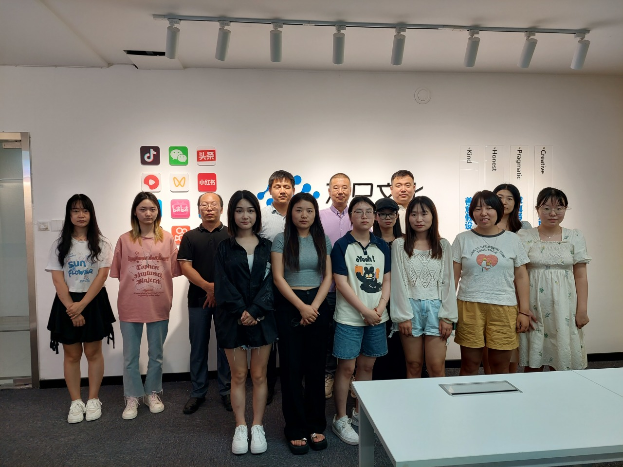 【產(chǎn)教融合，共謀發(fā)展 】走進(jìn)企業(yè)參觀學(xué)習(xí)，著眼未來(lái)砥礪前行