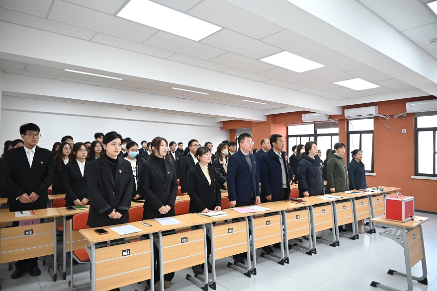經(jīng)濟與管理學院黨總支委員會換屆選舉黨員大會順利召開