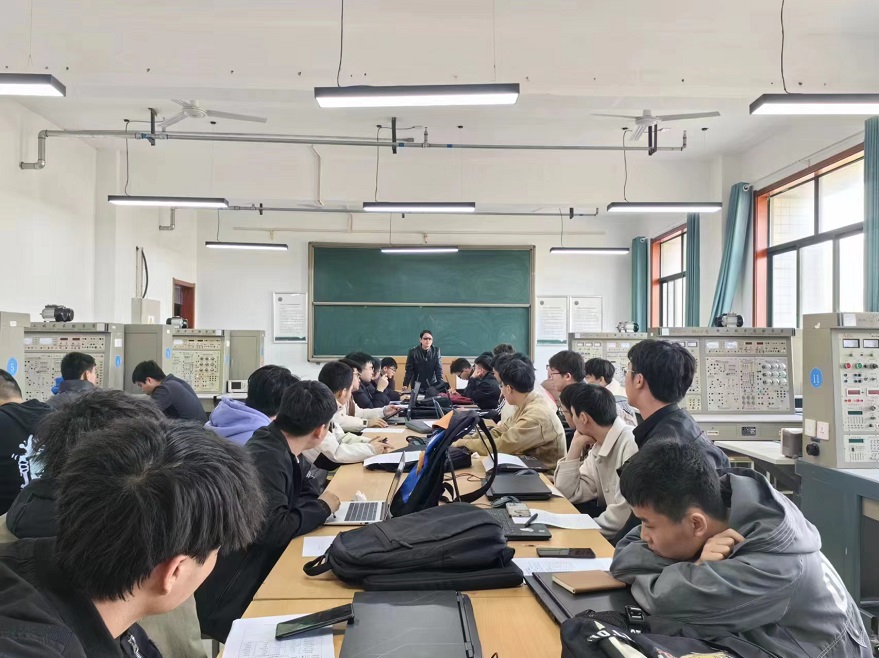 信息與科技工程學(xué)院機械教研室組織召開2024屆畢業(yè)生就業(yè)促進會