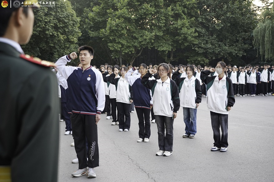 學院團委隆重舉辦新團員入團儀式