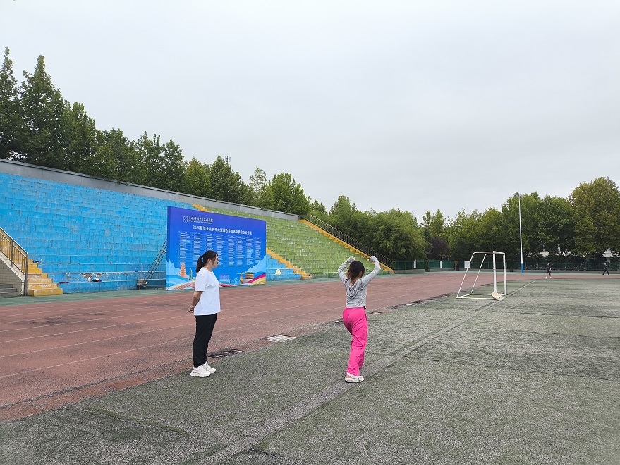 2023-2024學(xué)年體育補(bǔ)考工作順利開展
