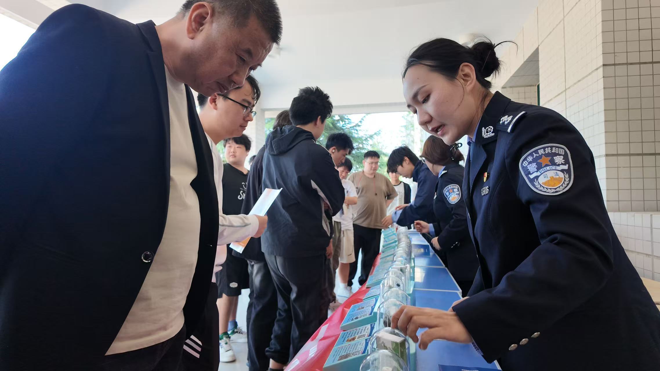 【群眾新聞】“警花花”進校園，筑牢禁毒國安防線