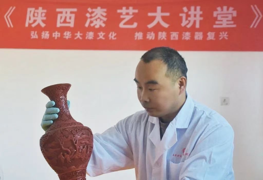 祝賀！我校教師李程獲"全國(guó)勞動(dòng)模范"榮譽(yù)稱號(hào)！