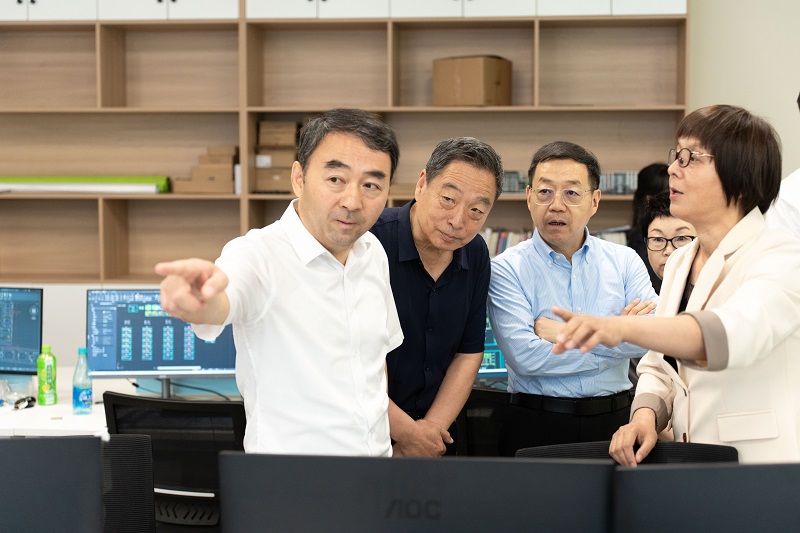 【華商教育網】長安區(qū)區(qū)委常委、副區(qū)長崔建明一行蒞臨科大高新集團和省級大學科技園檢查指導工作