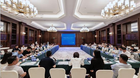 【新浪陜西網(wǎng)】西安科技大學(xué)高新學(xué)院孫龍杰董事長受邀參加全聯(lián)民辦教育出資者商會2025年上半年會長工作會議