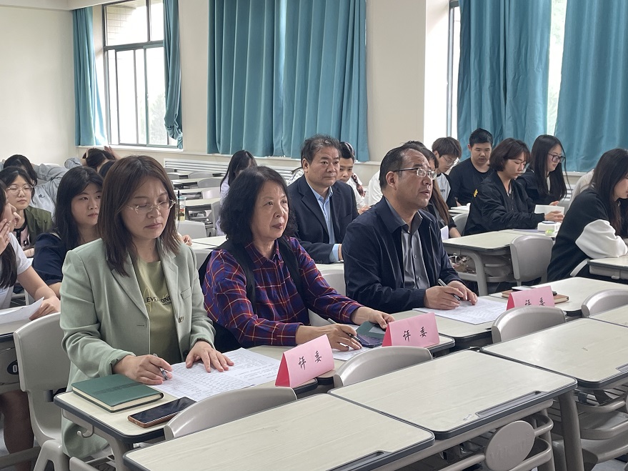 “以賽促學(xué) 以賽促教”——國(guó)際教育與人文學(xué)院英語(yǔ)教研室舉辦英語(yǔ)專業(yè)演講比賽